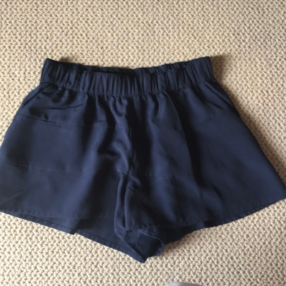 HM navy shorts